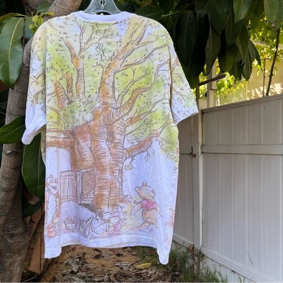 Winnie The Pooh And Pals graphic T-Shirt. - Picture 8 of 11